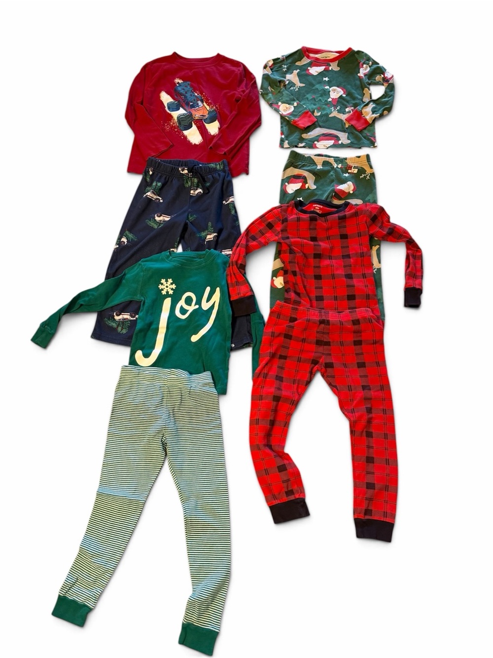 Bundle of 4 Carter’s Christmas pajamas in 5T